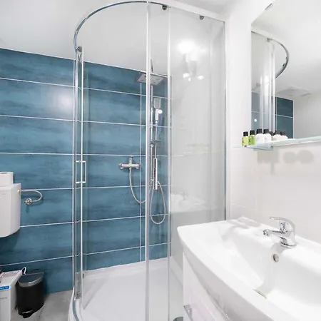 Whistle & Bloom 2 Bedroom S13 * Будапешт