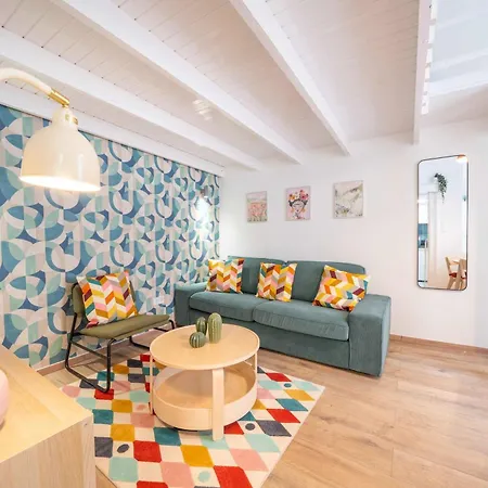 Whistle & Bloom 2 Bedroom S13 * Budapest