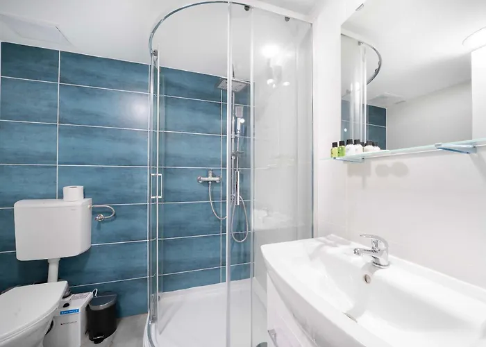 Whistle & Bloom 2 Bedroom S13 * Budapeste